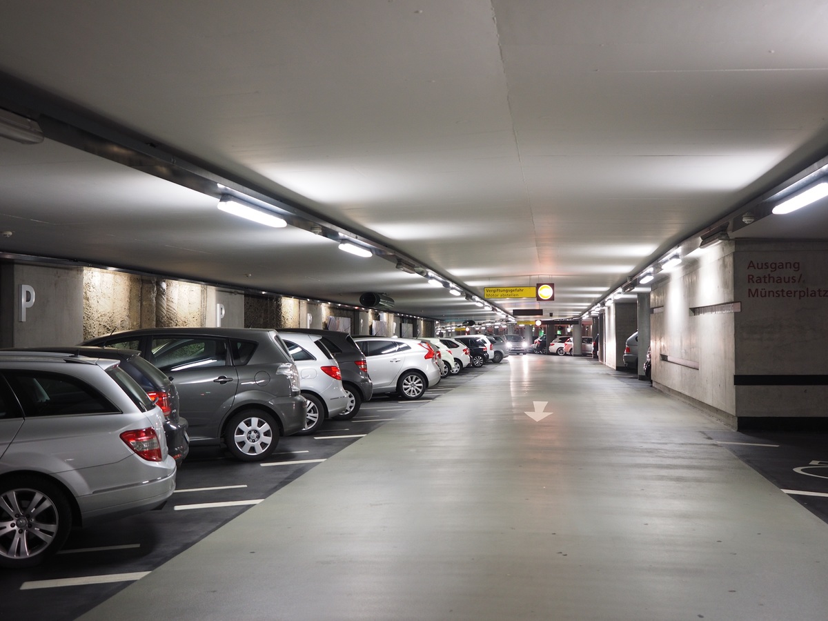 Comment trouver le parking idéal pour garer sa voiture ?